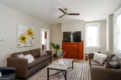 *5 Min to WVU*Smart TV*Full Kitchen*W/D