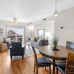 Updated-100Mbps-Smart TV-3 TVs-Full Kitchen-W/D