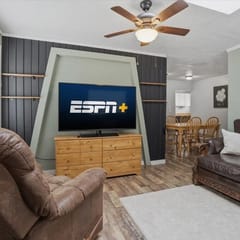 10mins to Air force base|Smart TV|Self Check-In