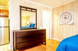 Secluded Lodge*Full kitchen + King Bed
