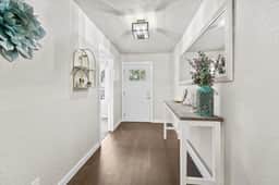 North End Gem w/ Hot Tub, Fast Wifi, GameRoom, Fire Pit
