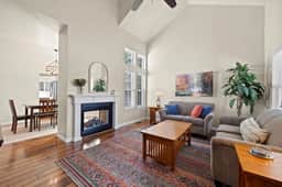 *Private Balcony*5Min>NNU*Backyard*King*Parking*W/D