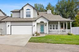 *Private Balcony*5Min>NNU*Backyard*King*Parking*W/D
