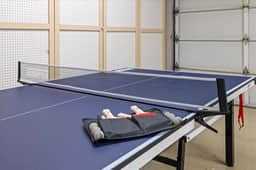 Ping Pong-1600ft²-Backyard-King-Parking-600Mbps
