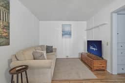 •A/C•W/D•Full Kitchen•Parking•Smart TV