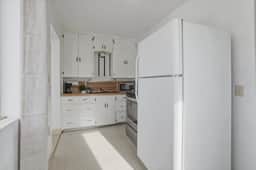 •A/C•W/D•Full Kitchen•Parking•Smart TV