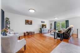 *7 Min to WVU*Private Deck*Game Room*Full Kitchen*W/D