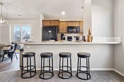 Heart of Caldwell*KingBed*Fast Wifi*5min>I84 - Image 3