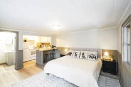 Riverside Suite - Image 3