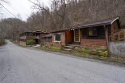 Riverside Retreat - Image 2