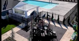 Near Eagle Island | Pool | King Bed | Parking | Smart TV - Image 4