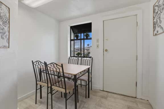 Parking|Smart TV|Full Kitchen|Self Check-In|W/D - Image 1