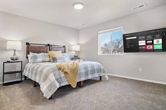 Heart of Caldwell*KingBed*Fast Wifi*5min>I84 - Image 1