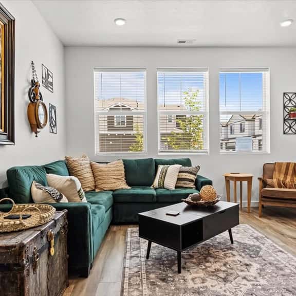 Near Eagle Island | Pool | King Bed | Parking | Smart TV - Image 1