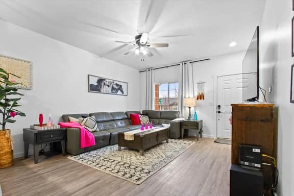 *Heart of Meridian*Patio, firepit*Backyard*King