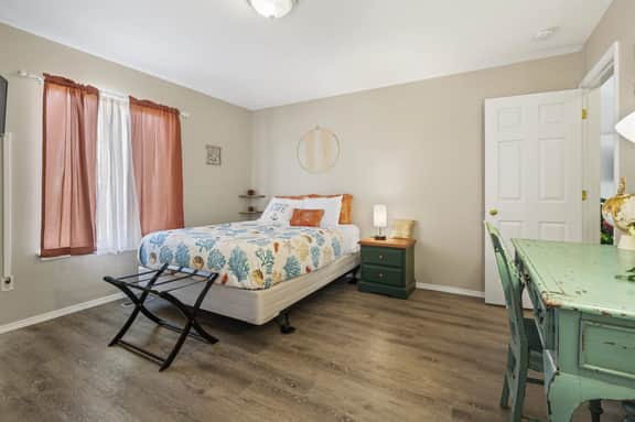 2min>RidgecrestGolf*1300ft²*LargeBackyard*1000Mbps