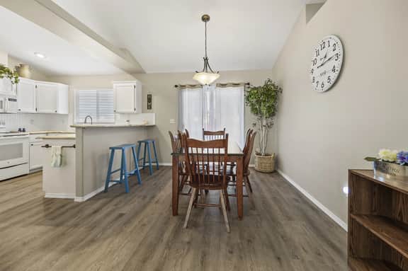 2min>RidgecrestGolf*1300ft²*LargeBackyard*1000Mbps