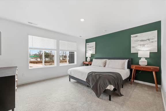 Near Eagle Island | Pool | 2 King Beds | Parking | Smart TV - Image 2