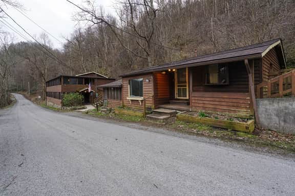 Riverside Retreat - Image 2