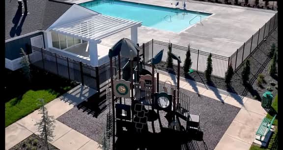 Near Eagle Island | Pool | King Bed | Parking | Smart TV - Image 4