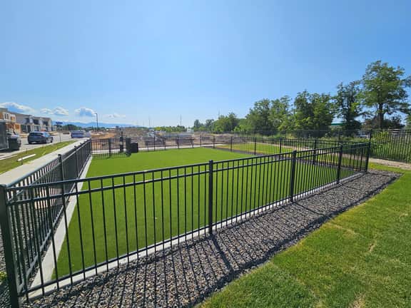 Near Eagle Island | Pool | King Bed | Parking | Smart TV - Image 5