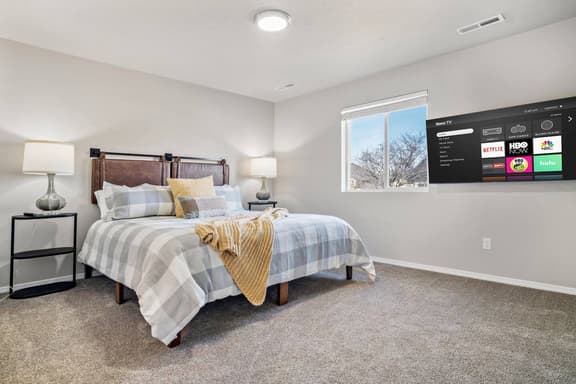 Heart of Caldwell*KingBed*Fast Wifi*5min>I84 - Image 1