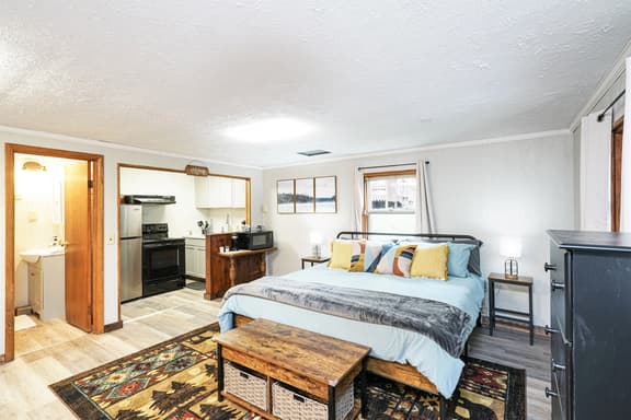 Riverside Retreat - Image 1